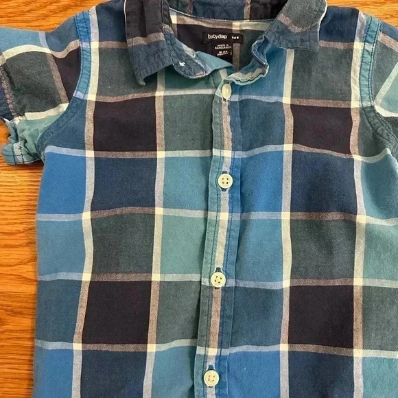 BabyGap Plaid Button Down Shirt sizw 18-24 months - Picture 3 of 5